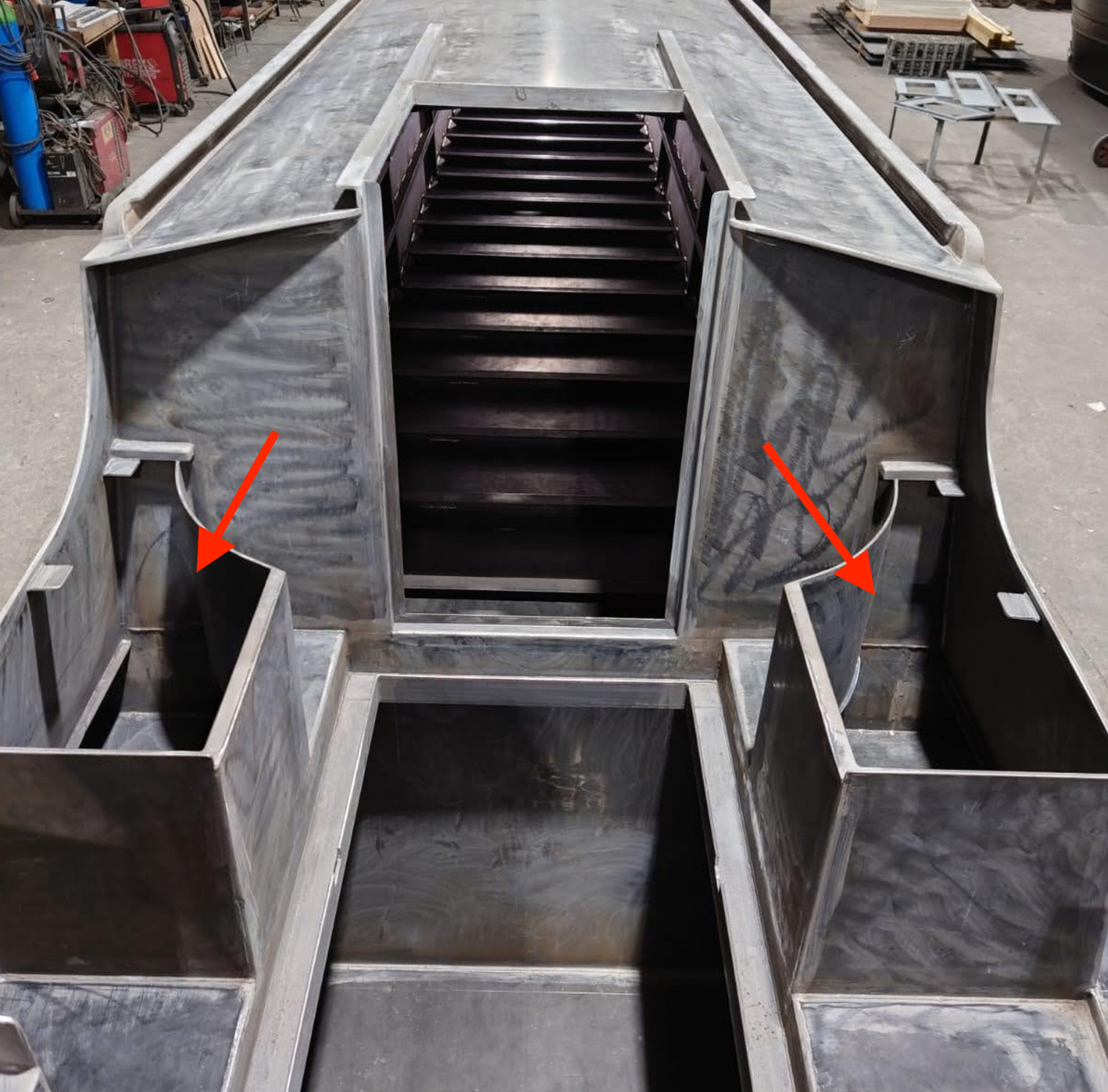 Gas lockers in the stern, from above